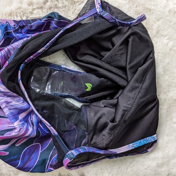 NWT, Sensi Graves One Piece swim suit, size Medium - Picture 7 of 8